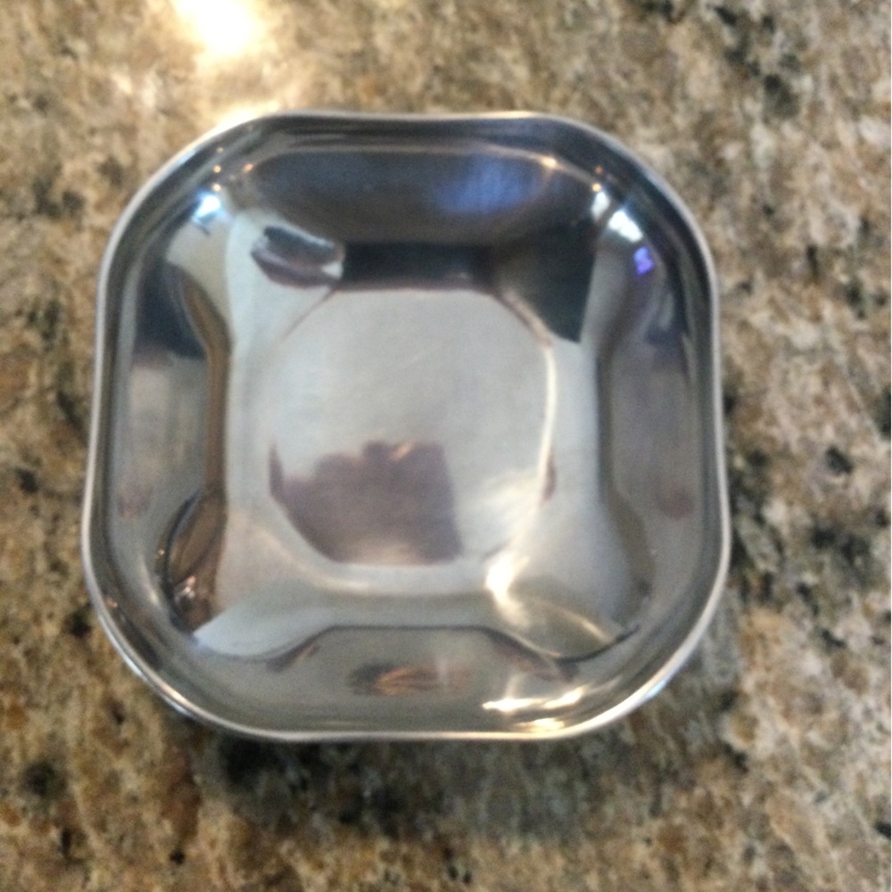 Wilton Armetelle serving bowl